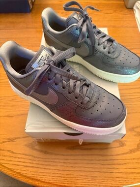 Nike Wmns Air Force 1 ‘07 PRM 7.5